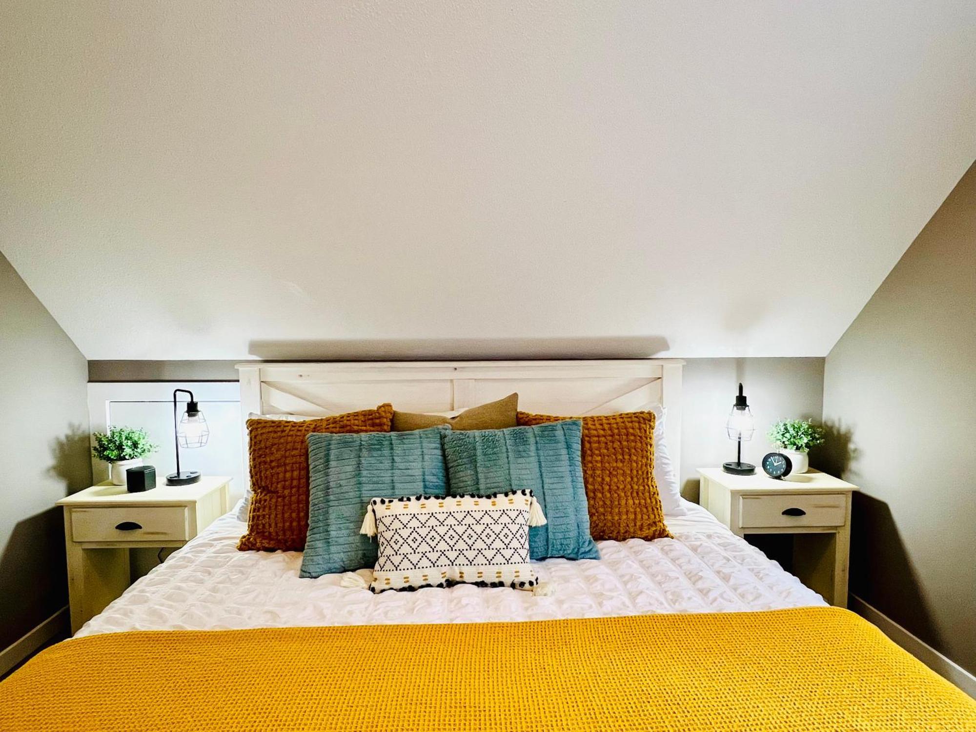 Jasmine Cottage เคโลว์นา ภายนอก รูปภาพ